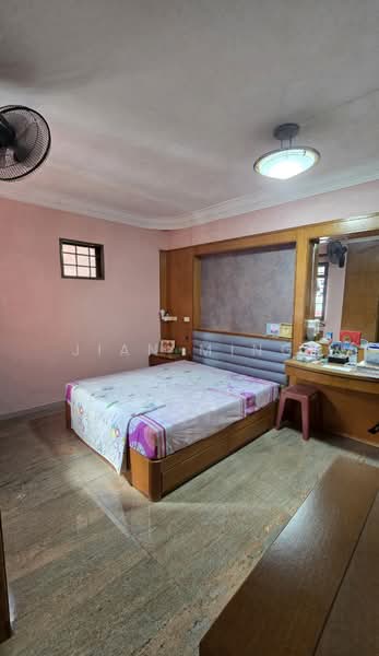 485 Choa Chu Kang Avenue 5 HDB Flat For Sale at S$ 660,000 | PropertyGuru Singapore - Master Bedroom