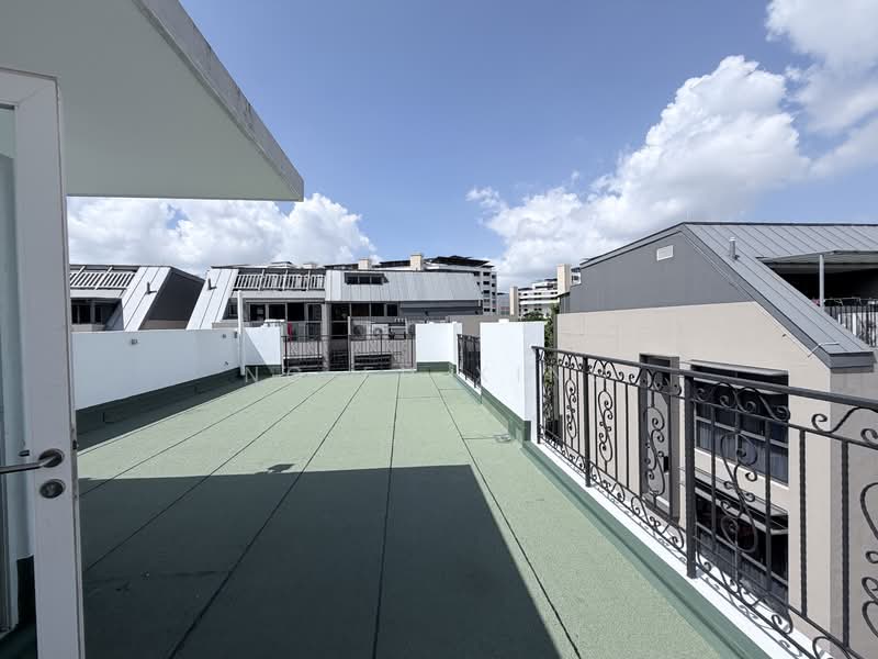 Realty Park Corner Terrace For Sale at S$ 6,500,000 | PropertyGuru Singapore - Roof