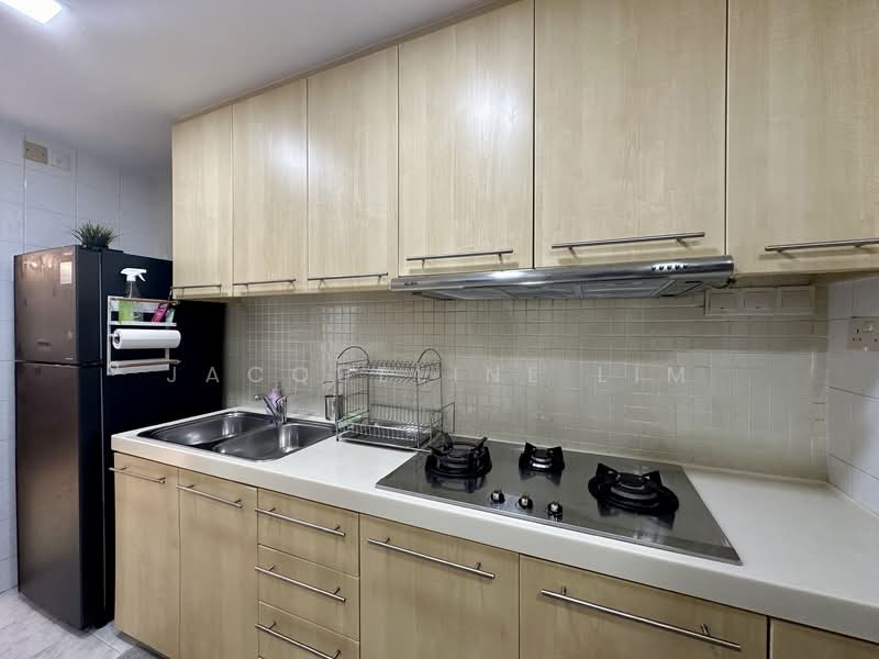The Jade, 9 Bukit Batok Central Link, 2 Bedrooms, 1,012 sqft, Condominium For Rent, by Jacqueline Lim, 500083360 - Kitchen - PropertyGuru.com.sg