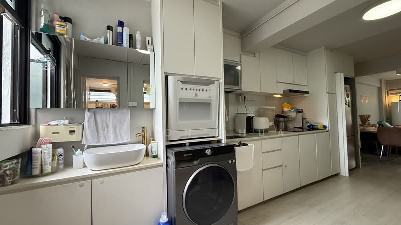 65 Kallang Bahru HDB Flat For Sale at S$ 450,000 | PropertyGuru Singapore - Kitchen