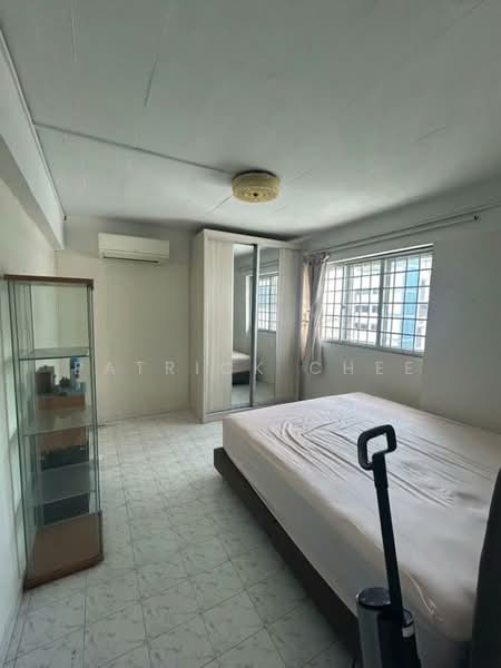 816 Tampines Avenue 4 HDB Flat For Sale at S$ 648,000 | PropertyGuru Singapore - Bedroom
