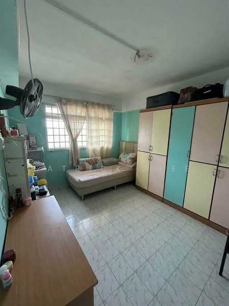 816 Tampines Avenue 4 HDB Flat For Sale at S$ 648,000 | PropertyGuru Singapore - Bedroom