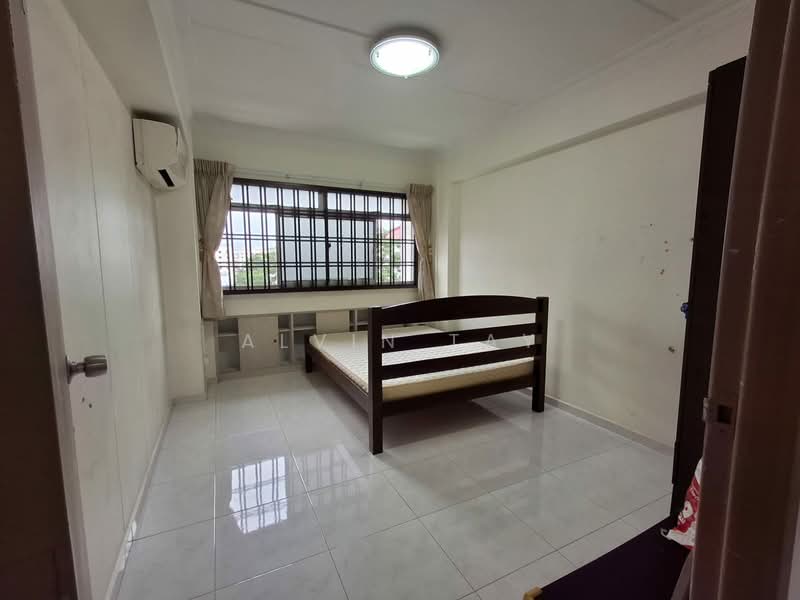 613 Choa Chu Kang Street 62 HDB Flat For Sale at S$ 648,000 | PropertyGuru Singapore - Bedroom