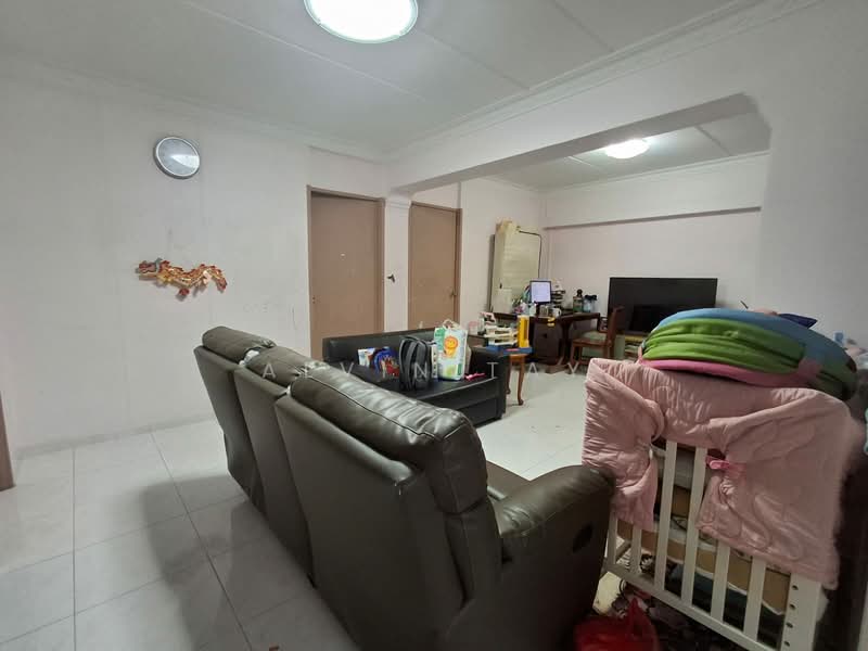 613 Choa Chu Kang Street 62 HDB Flat For Sale at S$ 648,000 | PropertyGuru Singapore - Living Room