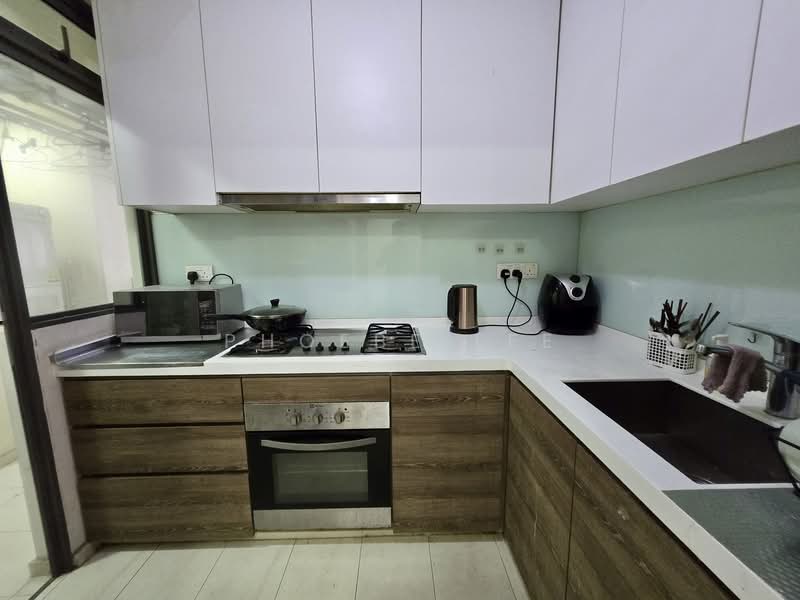 The Topiary, 11 Fernvale Lane, 4 Bedrooms, 1,367 sqft, Executive Condominium For Sale, by Phoebe Lee, 500083374 - Kitchen - PropertyGuru.com.sg