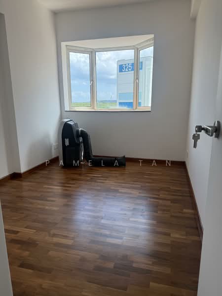 Evergreen Park, 31 Hougang Avenue 7, 3 Bedrooms, 1,066 sqft, Condominium For Rent, by Pamela Tan, 500083379 - Interior - PropertyGuru.com.sg