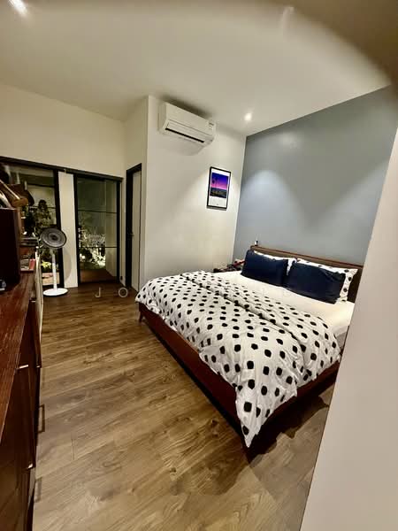 The Windsor Condominium For Sale at S$ 3,100,888 | PropertyGuru Singapore - Bedroom