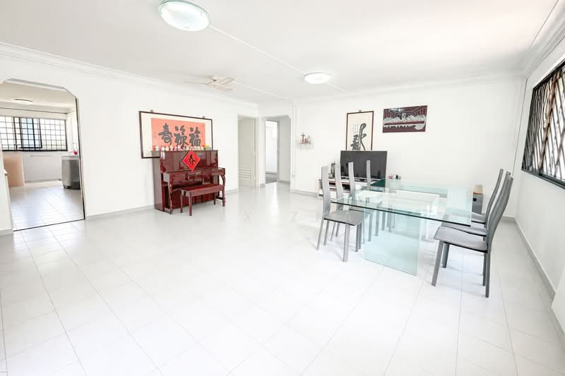 437 Yishun Avenue 6 HDB Flat For Sale at S$ 510,000 | PropertyGuru Singapore - Living Room