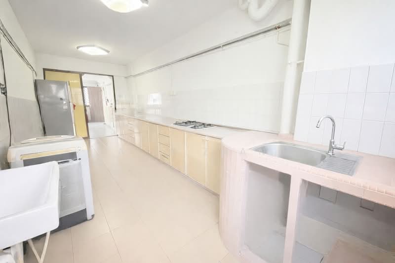 437 Yishun Avenue 6 HDB Flat For Sale at S$ 510,000 | PropertyGuru Singapore - Kitchen