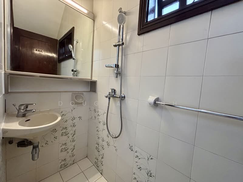 Villa Chancery, 39 Chancery Lane, 3 Bedrooms, 2,500 sqft, Condominium For Rent, by Douglas Goh, 500083413 - Bathroom - PropertyGuru.com.sg