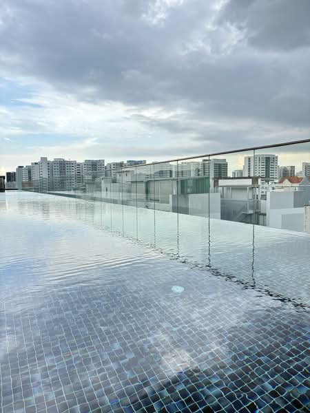 The Water Edge @ Geylang, 8 Lorong 38 Geylang, 1 Bedroom, 495 sqft, Condominium For Sale, by Jun Yu, 500083417 - Pool - PropertyGuru.com.sg