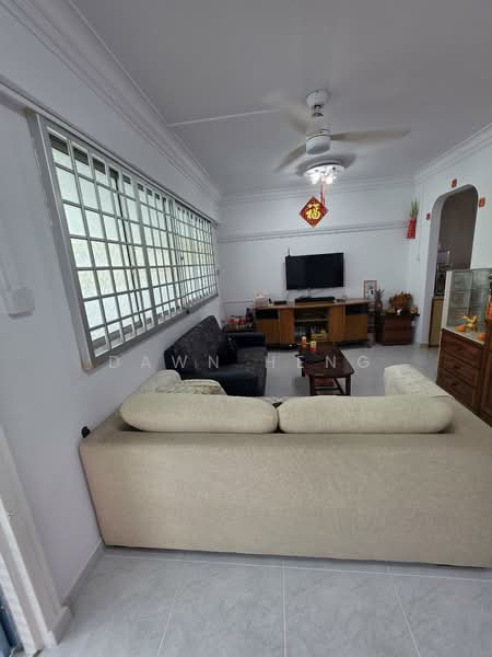 255 Yishun Ring Road HDB Flat For Sale at S$ 499,000 | PropertyGuru Singapore - Living Room