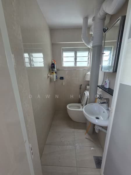 255 Yishun Ring Road HDB Flat For Sale at S$ 499,000 | PropertyGuru Singapore - Bathroom