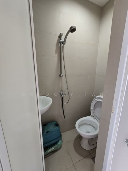 Meadows @ Peirce, 626 Upper Thomson Road, 5 Bedrooms, 3,066 sqft, Condominium For Rent, by Gregory Tan, 500083430 - Helper's  Bathroom - PropertyGuru.com.sg