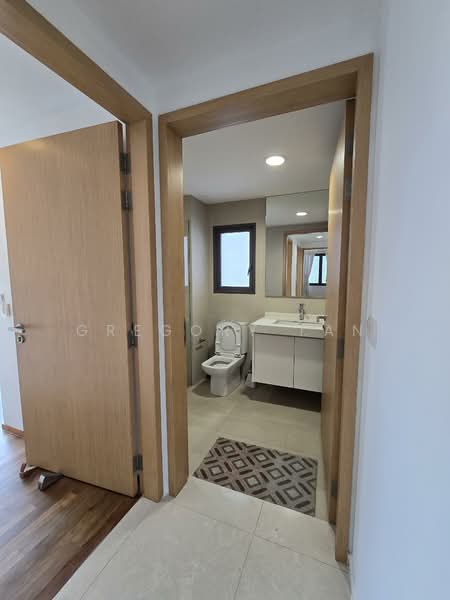 Meadows @ Peirce, 626 Upper Thomson Road, 5 Bedrooms, 3,066 sqft, Condominium For Rent, by Gregory Tan, 500083430 - Common Bathroom - PropertyGuru.com.sg