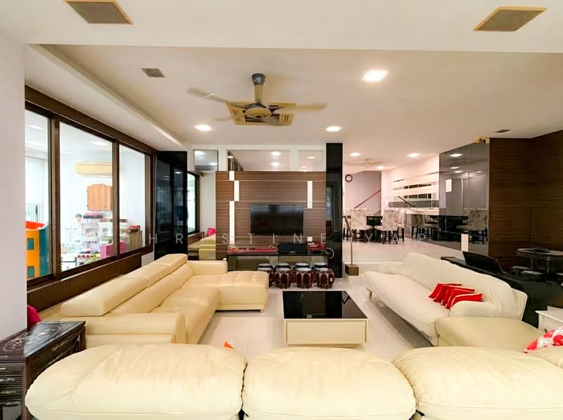 Serangoon garden Estate - Tai Yuan garden Semi D for sales, Tai yuan Garden/Tai yuan heights/ serangoon garden, 8 Bedrooms, 7,650 sqft, Semi-Detached House For Sale, by Christine Yap, 500083432 - Living Room - PropertyGuru.com.sg