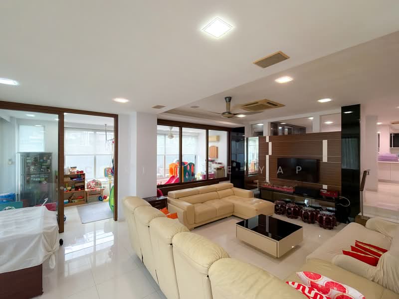 Serangoon garden Estate - Tai Yuan garden Semi D for sales, Tai yuan Garden/Tai yuan heights/ serangoon garden, 8 Bedrooms, 7,650 sqft, Semi-Detached House For Sale, by Christine Yap, 500083432 - Living Room - PropertyGuru.com.sg
