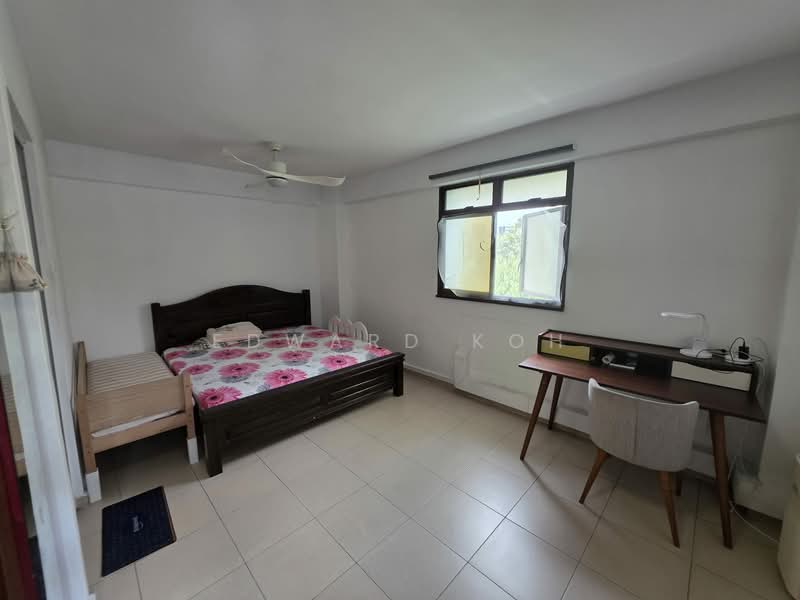 509 Woodlands Drive 14 HDB Flat For Sale at S$ 950,000 | PropertyGuru Singapore - Bedroom