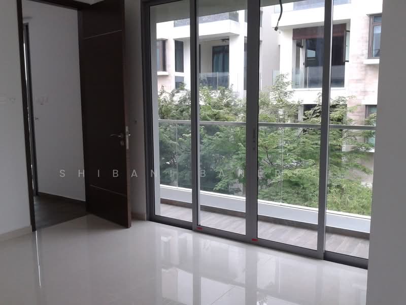 MASTER ROOM (2 mins walk to Kembangan MRT), LORONG MYDIN, Room Rental, 225 sqft, Semi-Detached House For Rent, by Shibani Banerjee, 500083443 - Balcony - PropertyGuru.com.sg