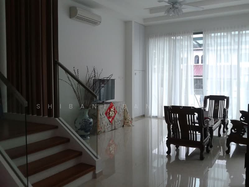MASTER ROOM (2 mins walk to Kembangan MRT), LORONG MYDIN, Room Rental, 225 sqft, Semi-Detached House For Rent, by Shibani Banerjee, 500083443 - Living Room - PropertyGuru.com.sg