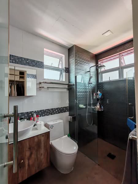 Freehold Semi Detached @ Sin Ming Semi-Detached House For Sale at S$ 6,999,990 | PropertyGuru Singapore - Bathroom