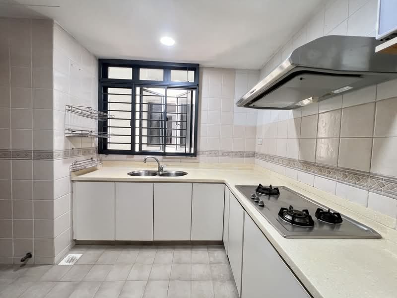 Regentville Condominium For Sale at S$ 1,390,000 | PropertyGuru Singapore - Kitchen