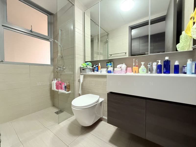 RiverTrees Residences Condominium For Sale at S$ 1,850,000 | PropertyGuru Singapore - Master Bath