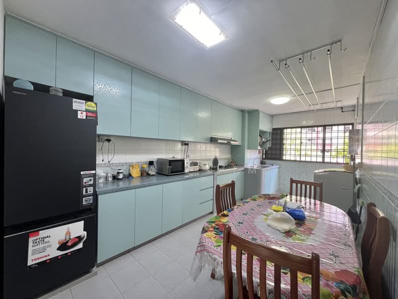 6 Saint George's Lane HDB Flat For Sale at S$ 630,000 | PropertyGuru Singapore - Kitchen