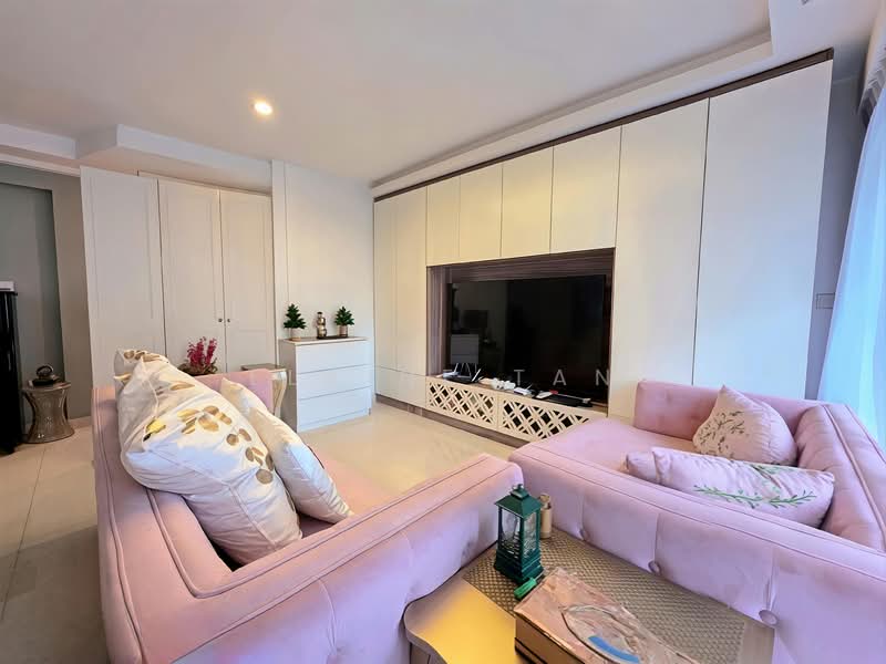 AMK Street 52. DBSS Premium Corner unit. Unblock view. Near Jing San Primary School., , 3 Bedrooms, 1,206 sqft, HDB Flat For Sale, by Elaine Tan, 500083471 - Living Room - PropertyGuru.com.sg