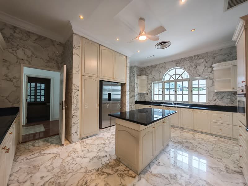 Classic Grand Good Class Bungalow! Old Holland Road Bukit Timah, Old Holland Road Bukit Timah, 6 Bedrooms, 12,000 sqft, Good Class Bungalow For Rent, by Jeslynn Tan, 500083473 - Kitchen - PropertyGuru.com.sg