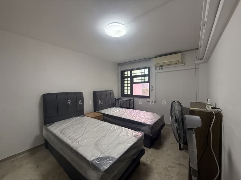 125 Lorong 1 Toa Payoh, 125 Lorong 1 Toa Payoh, 2 Bedrooms, 721 sqft, HDB Flat For Rent, by Rainie Ang, 500083493 - Bedroom - PropertyGuru.com.sg