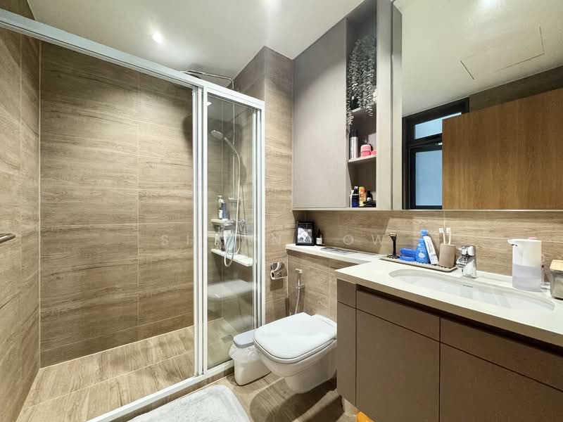 Rivercove Residences EC Condominium For Sale at S$ 1,600,000 | PropertyGuru Singapore - Master Bathroom