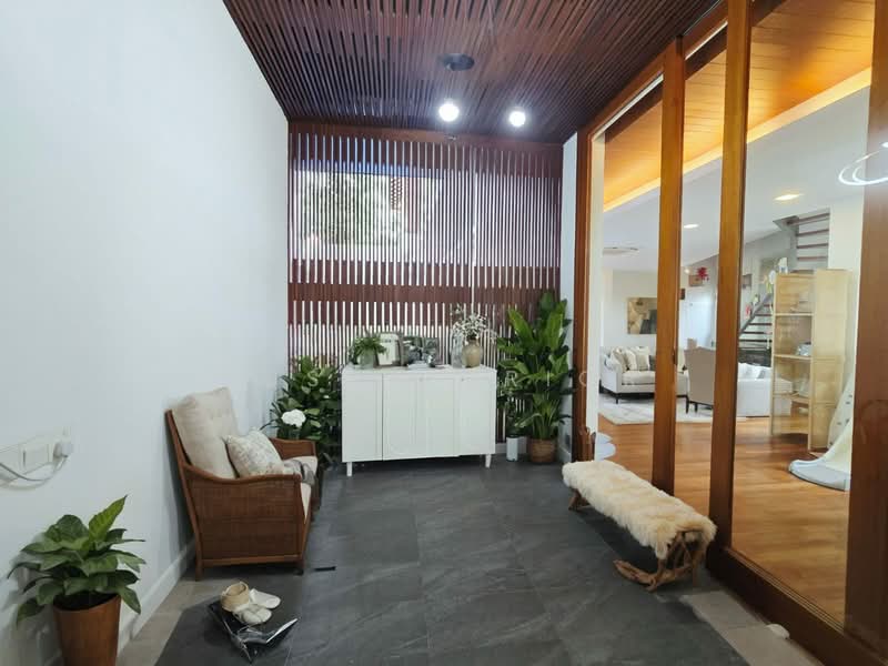 Tg Pagar Rare Conservation Classic 4+2/ Pool Conservation House For Sale at S$ 16,050,000 | PropertyGuru Singapore - Entrance