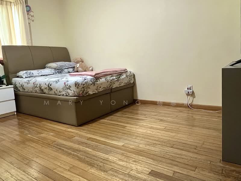 Edelweiss Park Condo Condominium For Sale at S$ 1,300,000 | PropertyGuru Singapore - Bedroom