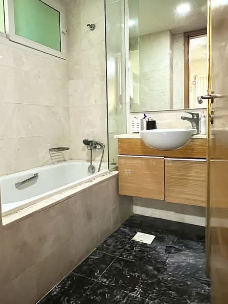 Edelweiss Park Condo Condominium For Sale at S$ 1,300,000 | PropertyGuru Singapore - Bathroom