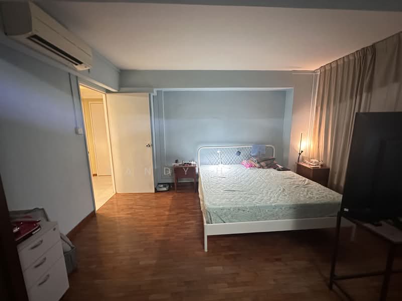 243 Simei Street 5 HDB Flat For Sale at S$ 845,000 | PropertyGuru Singapore - Bedroom