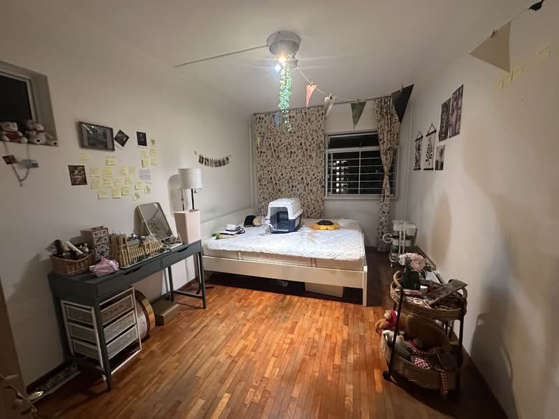 243 Simei Street 5 HDB Flat For Sale at S$ 845,000 | PropertyGuru Singapore - Bedroom