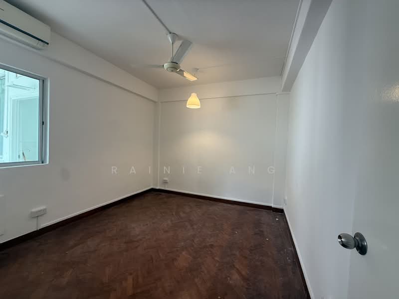 Rainbow Mansions, 122 - 128B, Grange Road, 3 Bedrooms, 1,400 sqft, Condominium For Rent, by Rainie Ang, 500083559 - Interior - PropertyGuru.com.sg