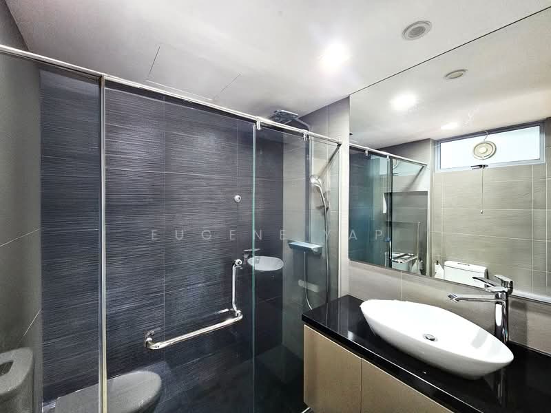 Emerald Park Condominium For Sale at S$ 1,600,000 | PropertyGuru Singapore - Bathroom