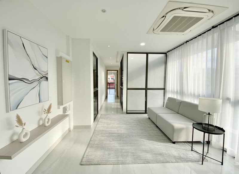 Brand New Semi Detached in District 14 Semi-Detached House For Sale at S$ 12,800,000 | PropertyGuru Singapore - Corridor