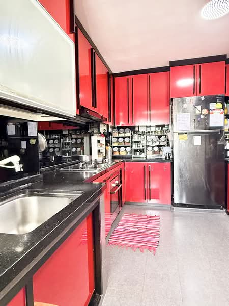 533 Bukit Panjang Ring Road HDB Flat For Sale at S$ 850,000 | PropertyGuru Singapore - Kitchen