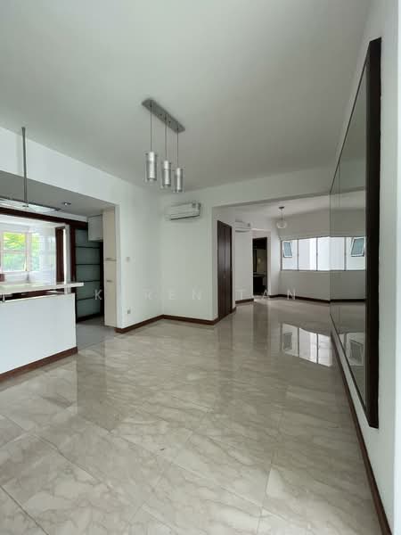 Hillington Green Condominium For Sale at S$ 3,200,000 | PropertyGuru Singapore - Interior