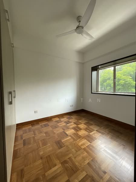 Hillington Green Condominium For Sale at S$ 3,200,000 | PropertyGuru Singapore - Bedroom