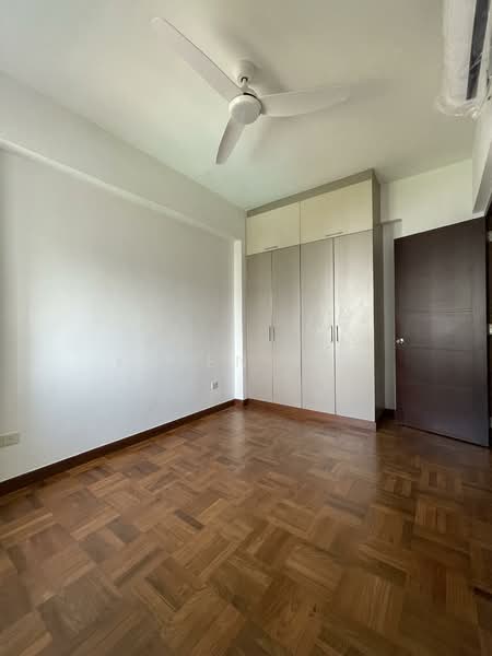 Hillington Green Condominium For Sale at S$ 3,200,000 | PropertyGuru Singapore - Interior