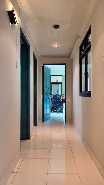 681B Woodlands Drive 62 HDB Flat For Sale at S$ 680,000 | PropertyGuru Singapore - Corridor