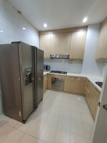 Leonie Condotel, 2 Leonie Hill Road, 2 Bedrooms, 861 sqft, Condominium For Rent, by Johanna Tay, 500083616 - Kitchen - PropertyGuru.com.sg