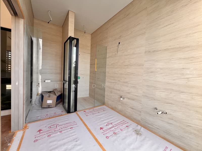 Hillcrest Road Semi-Detached House For Sale at S$ 14,800,000 | PropertyGuru Singapore - Bathroom