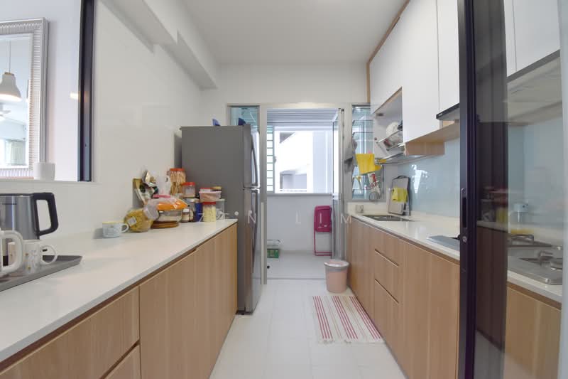10C Bendemeer Road HDB Flat For Sale at S$ 1,118,888 | PropertyGuru Singapore - Kitchen