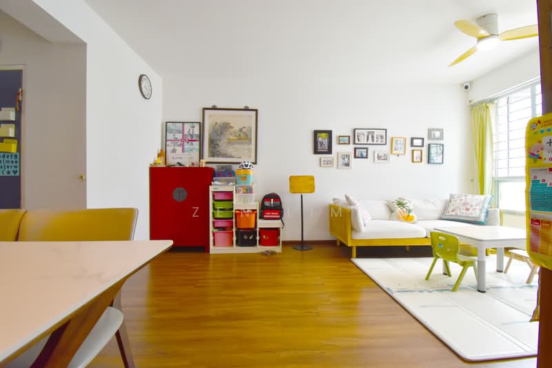 10C Bendemeer Road HDB Flat For Sale at S$ 1,118,888 | PropertyGuru Singapore - Living Room