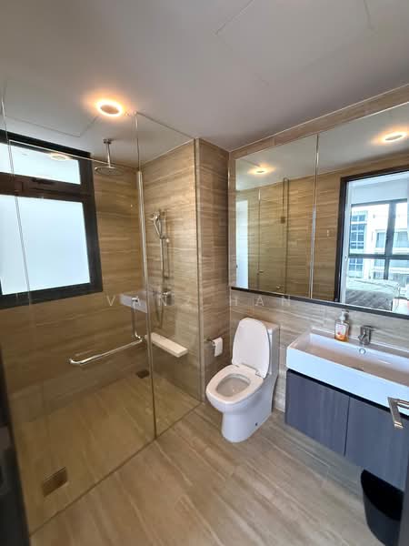 North Park Residences Condominium For Sale at S$ 1,850,000 | PropertyGuru Singapore - Bathroom